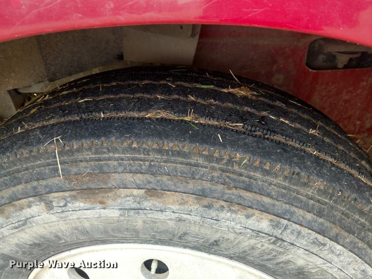 image for item DC0951 2001 International 9400i semi truck