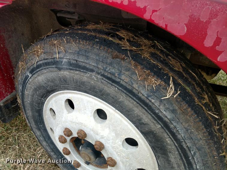 image for item DC0951 2001 International 9400i semi truck