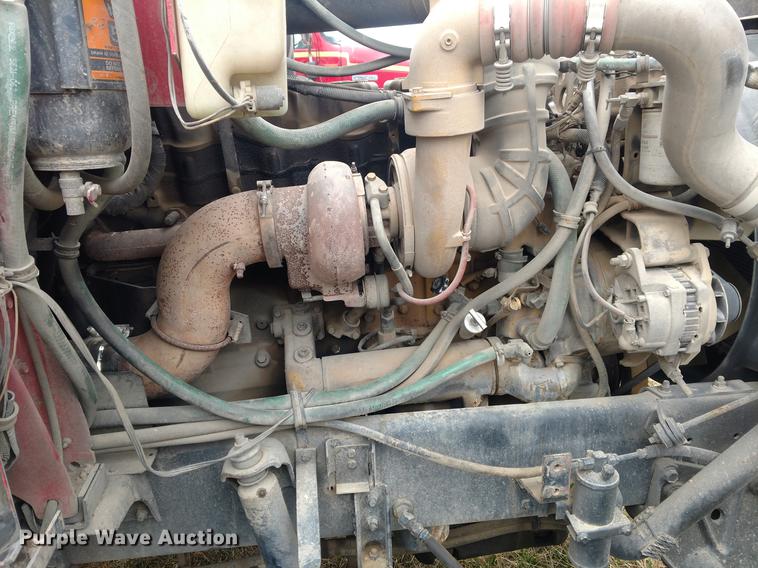 image for item DC0952 1995 International 9400 Eagle semi truck