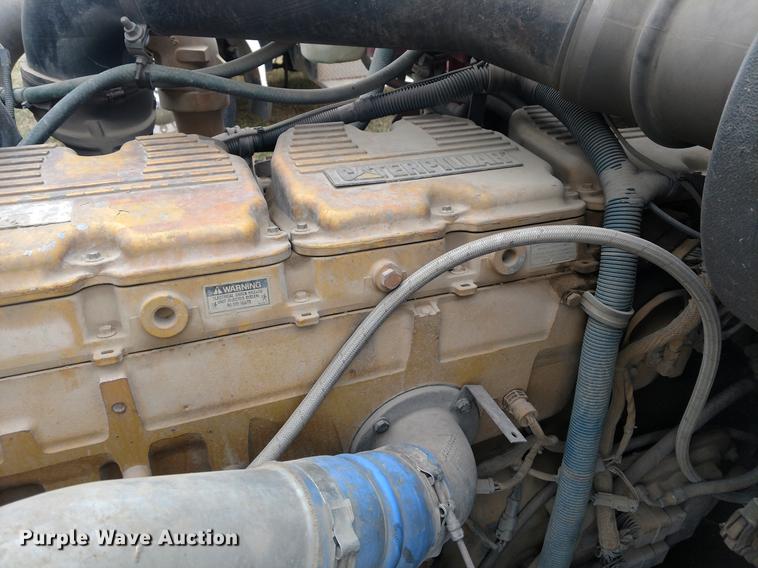 image for item DC0952 1995 International 9400 Eagle semi truck