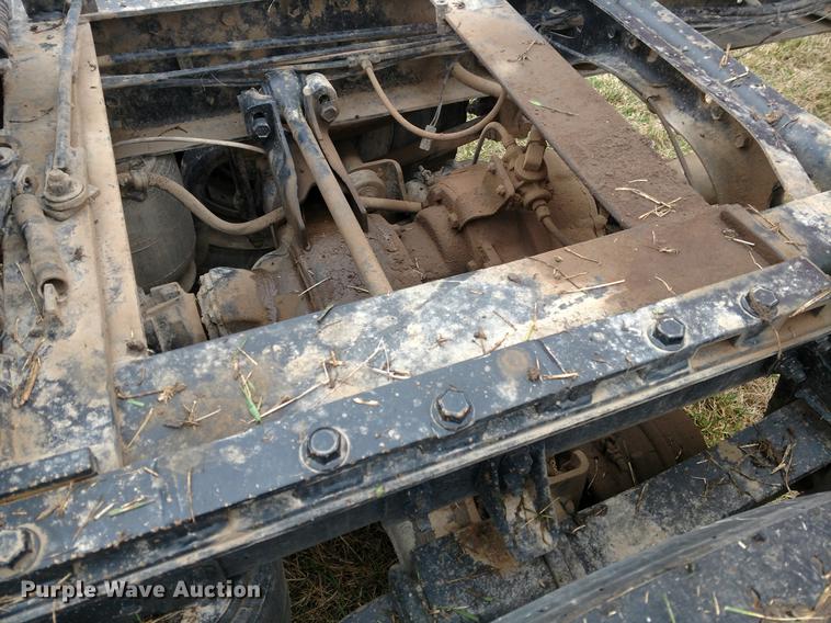 image for item DC0952 1995 International 9400 Eagle semi truck