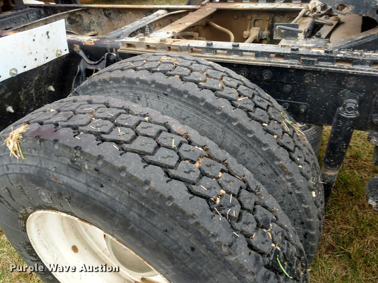 image for item DC0952 1995 International 9400 Eagle semi truck