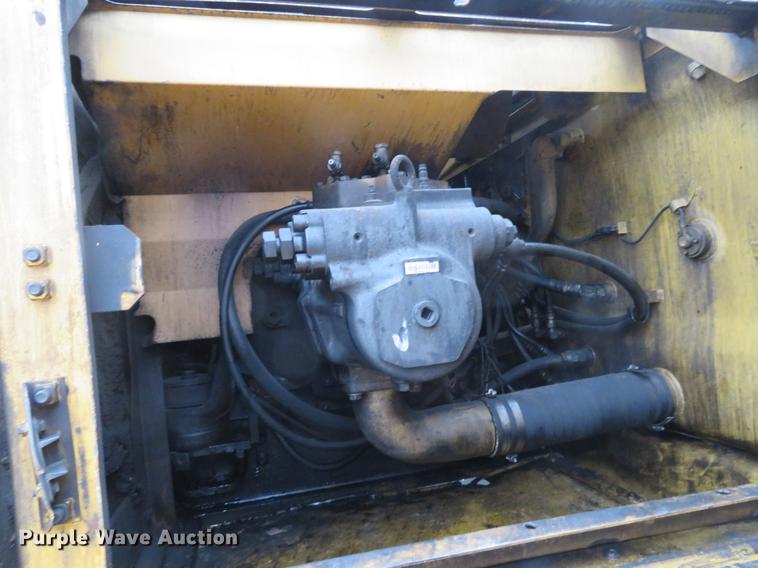 image for item DC0956 Komatsu PC250LC excavator