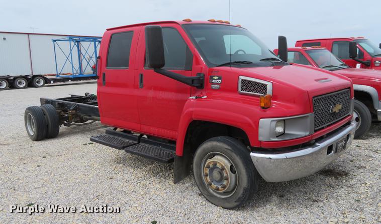 image for item DC0990 2008 Chevrolet C4500 Crew Cab truck chassis