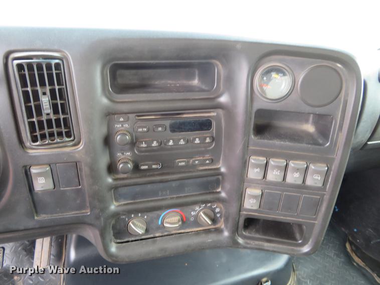 image for item DC0990 2008 Chevrolet C4500 Crew Cab truck chassis