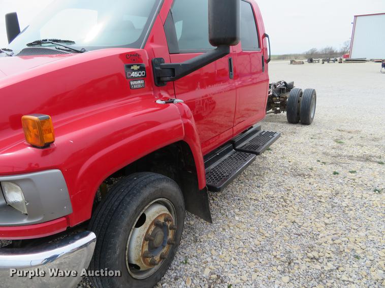 image for item DC0990 2008 Chevrolet C4500 Crew Cab truck chassis