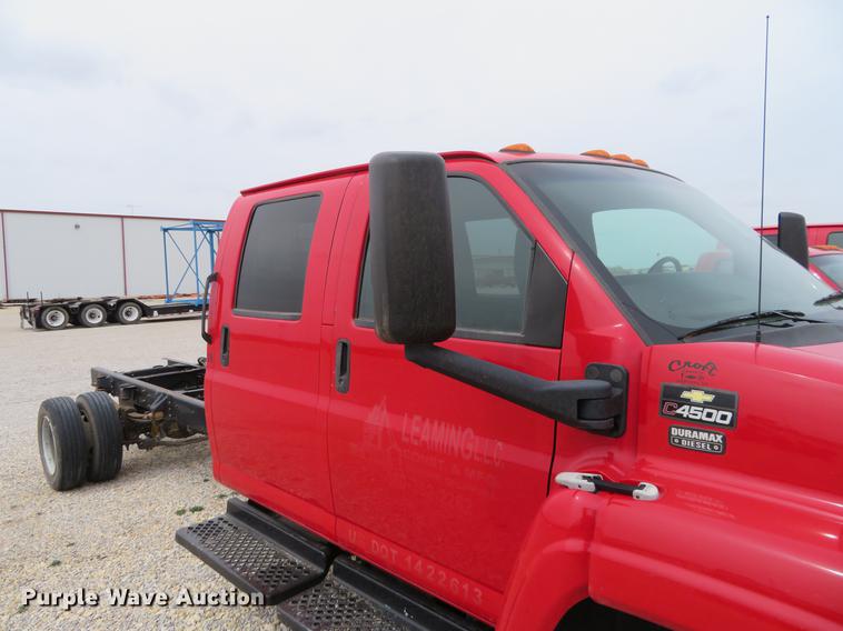 image for item DC0990 2008 Chevrolet C4500 Crew Cab truck chassis