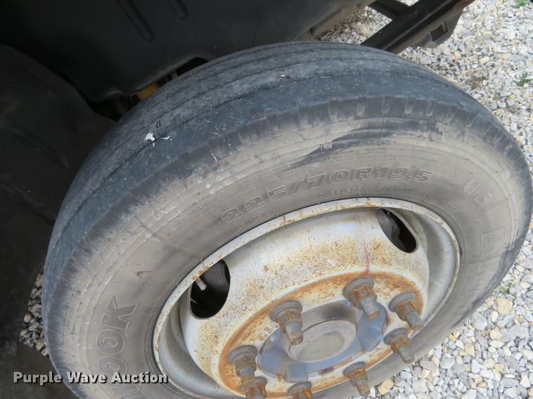 image for item DC0990 2008 Chevrolet C4500 Crew Cab truck chassis