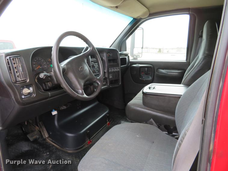 image for item DC0991 2008 Chevrolet C4500 Crew Cab truck chassis