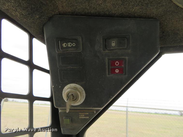 image for item DC0992 1998 Bobcat 863 skid steer