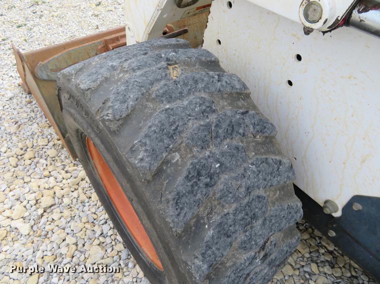 image for item DC0992 1998 Bobcat 863 skid steer