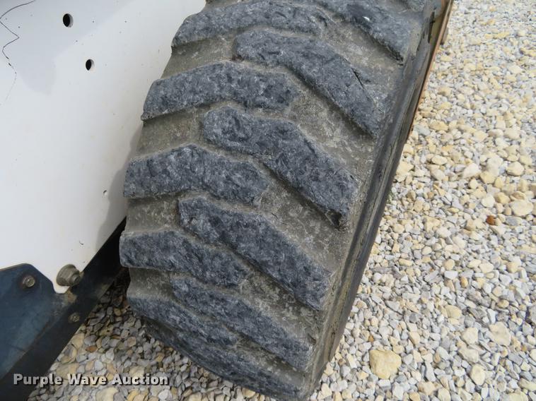 image for item DC0992 1998 Bobcat 863 skid steer