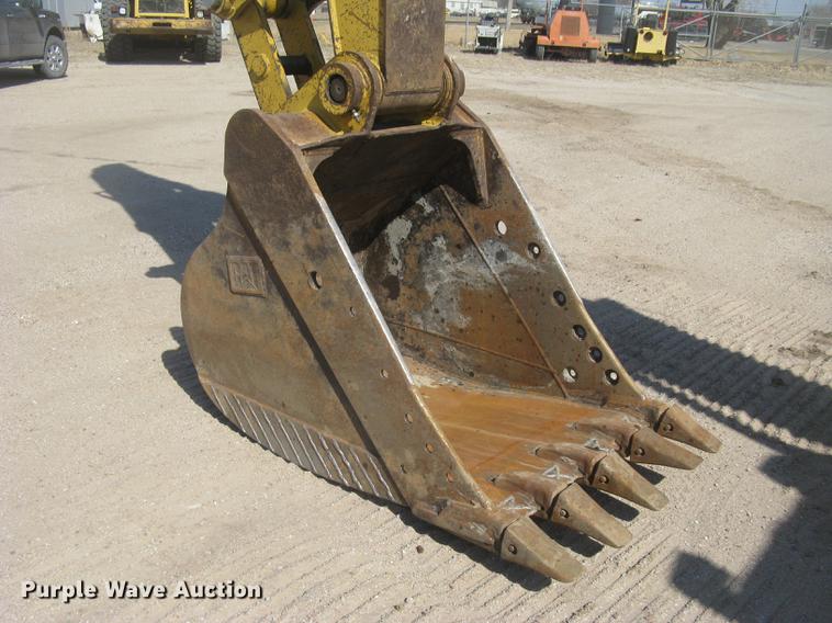 image for item DC2336 2001 Caterpillar 320CL excavator