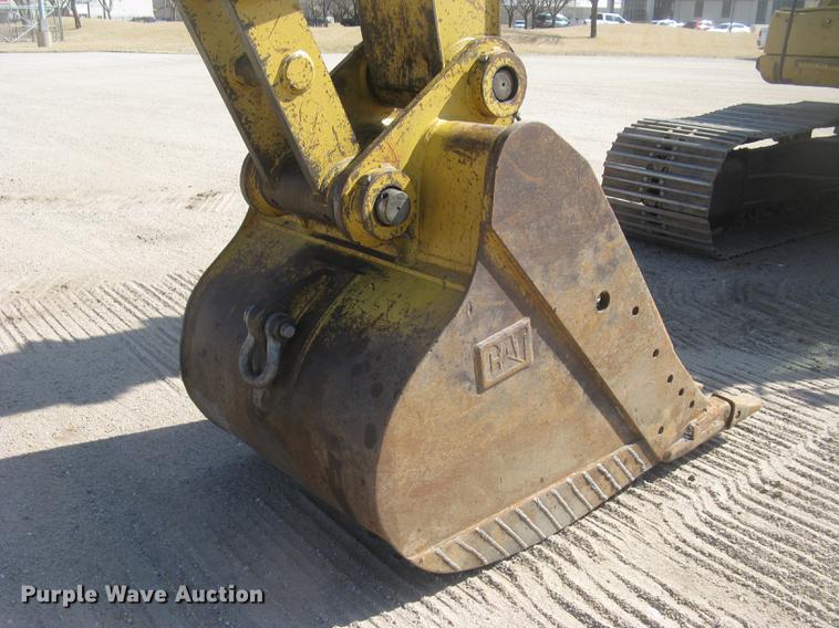 image for item DC2336 2001 Caterpillar 320CL excavator