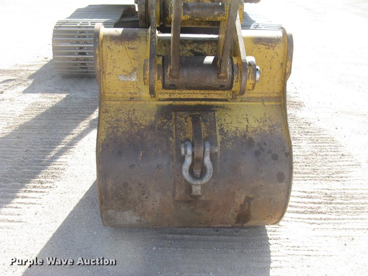 image for item DC2336 2001 Caterpillar 320CL excavator