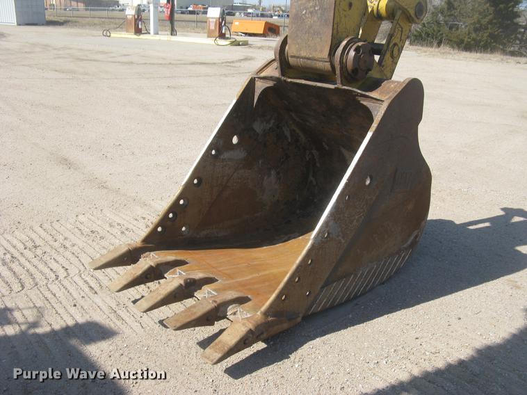 image for item DC2336 2001 Caterpillar 320CL excavator