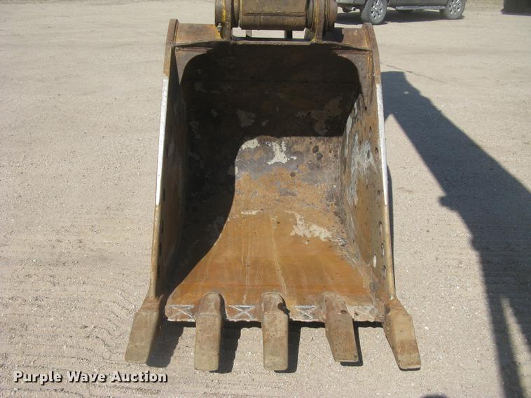 image for item DC2336 2001 Caterpillar 320CL excavator