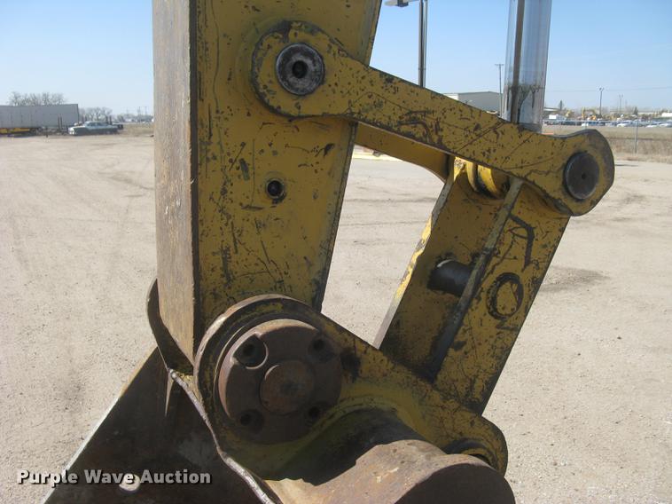 image for item DC2336 2001 Caterpillar 320CL excavator