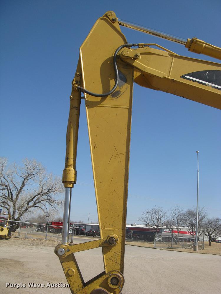 image for item DC2336 2001 Caterpillar 320CL excavator