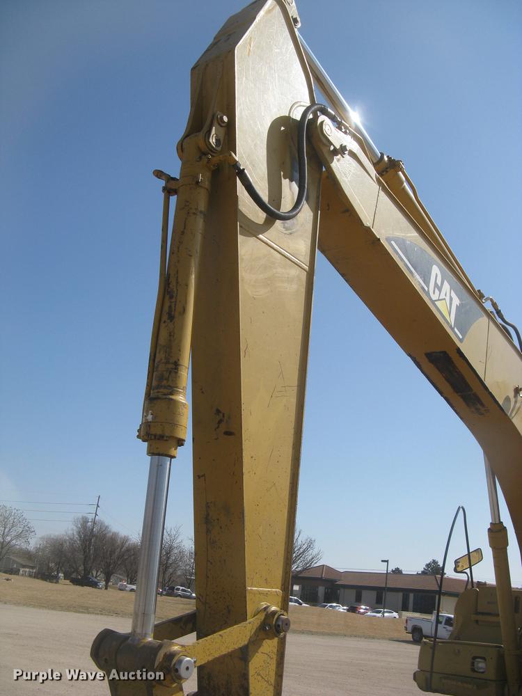 image for item DC2336 2001 Caterpillar 320CL excavator