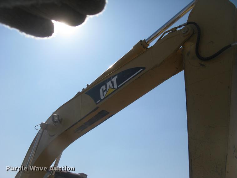 image for item DC2336 2001 Caterpillar 320CL excavator