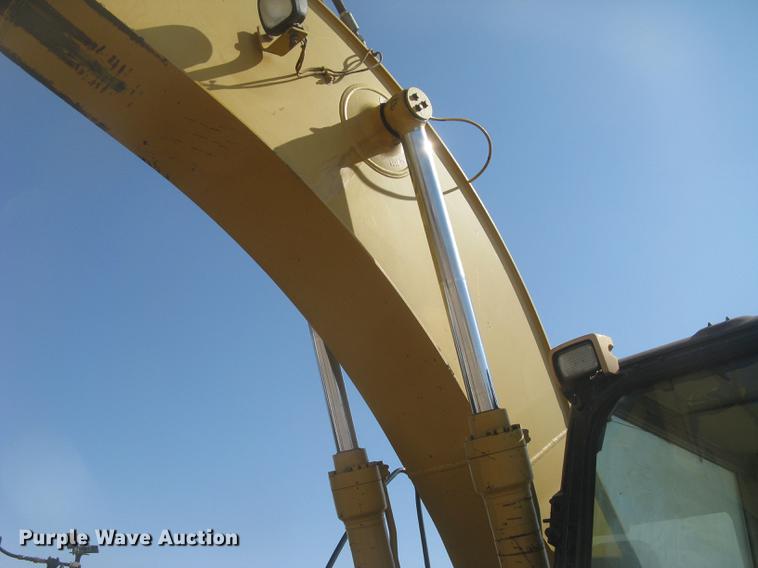 image for item DC2336 2001 Caterpillar 320CL excavator