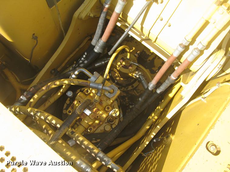 image for item DC2336 2001 Caterpillar 320CL excavator