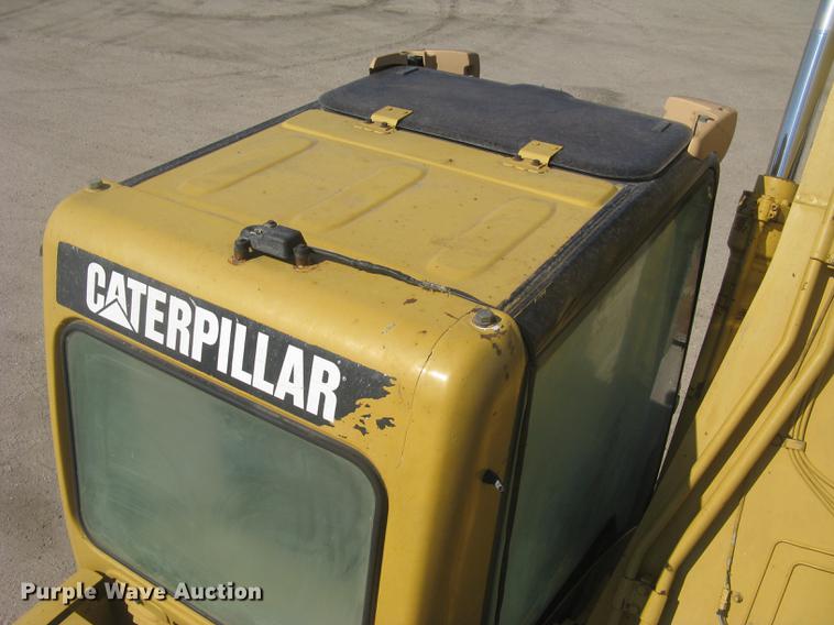 image for item DC2336 2001 Caterpillar 320CL excavator
