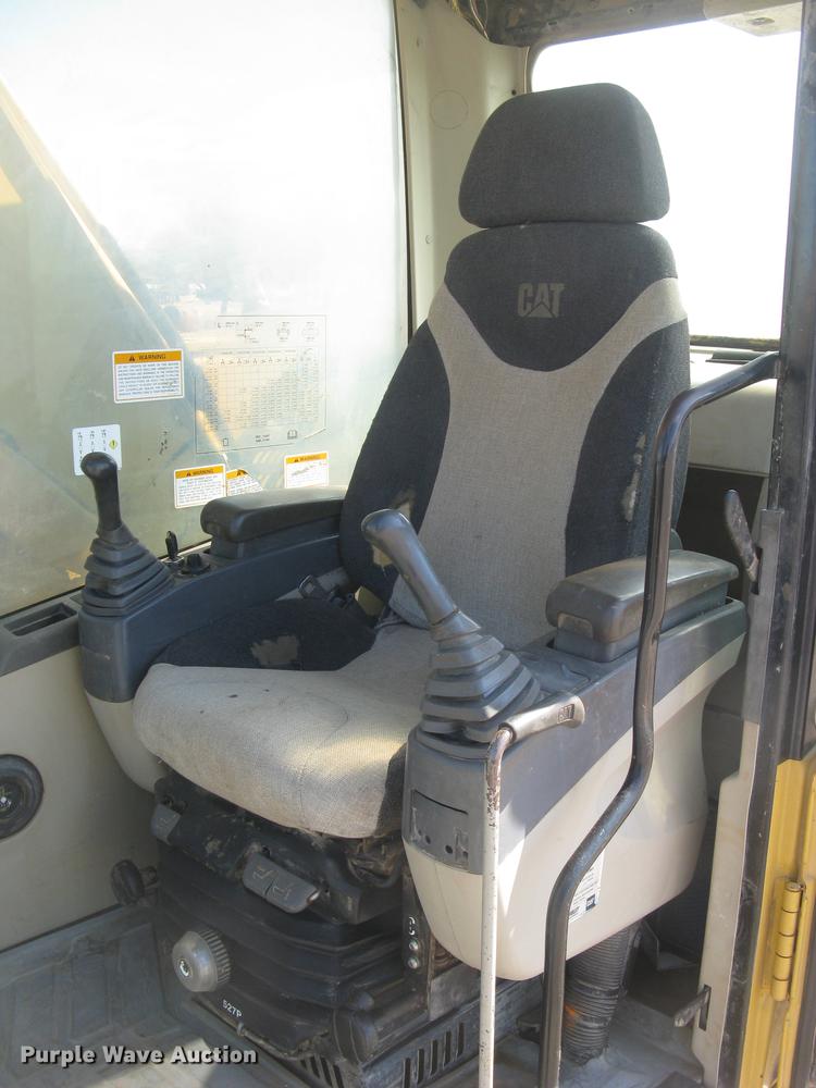 image for item DC2336 2001 Caterpillar 320CL excavator