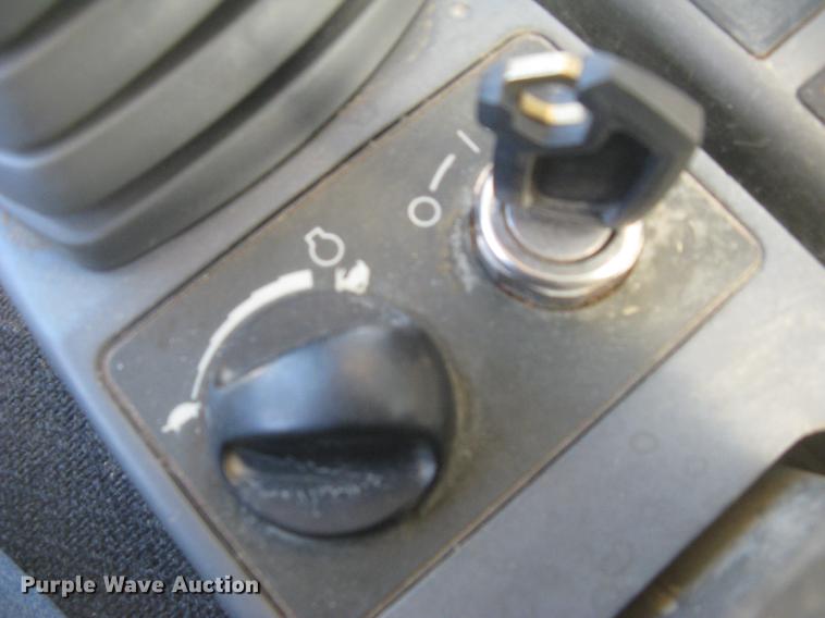 image for item DC2336 2001 Caterpillar 320CL excavator