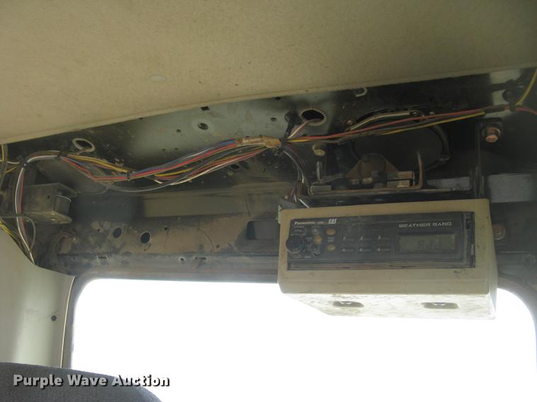 image for item DC2336 2001 Caterpillar 320CL excavator