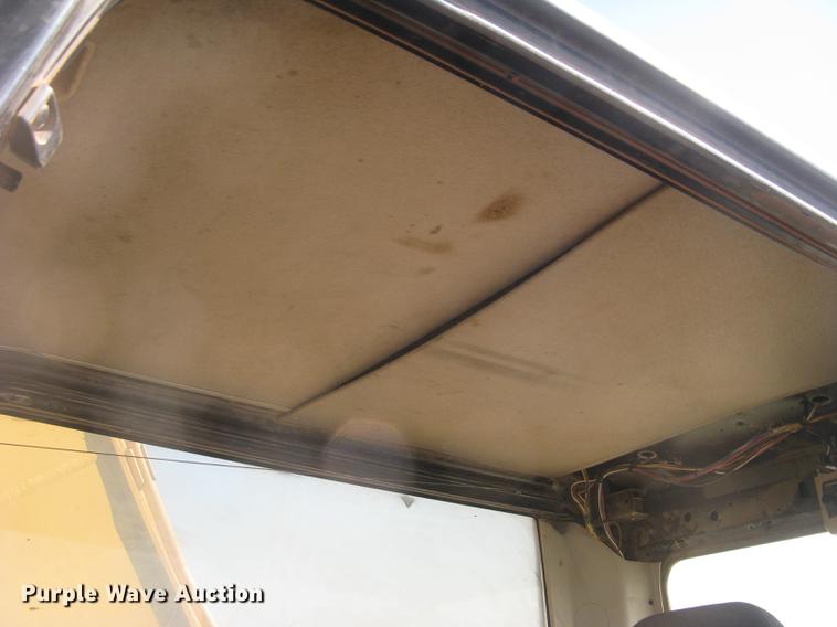 image for item DC2336 2001 Caterpillar 320CL excavator