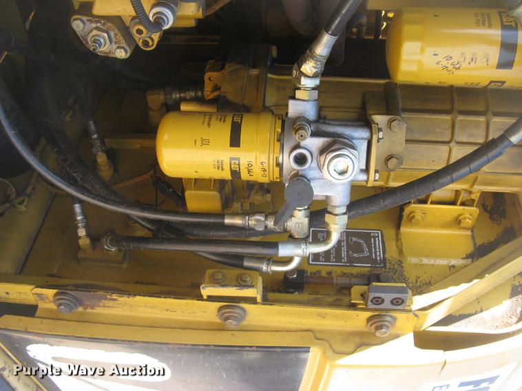 image for item DC2336 2001 Caterpillar 320CL excavator