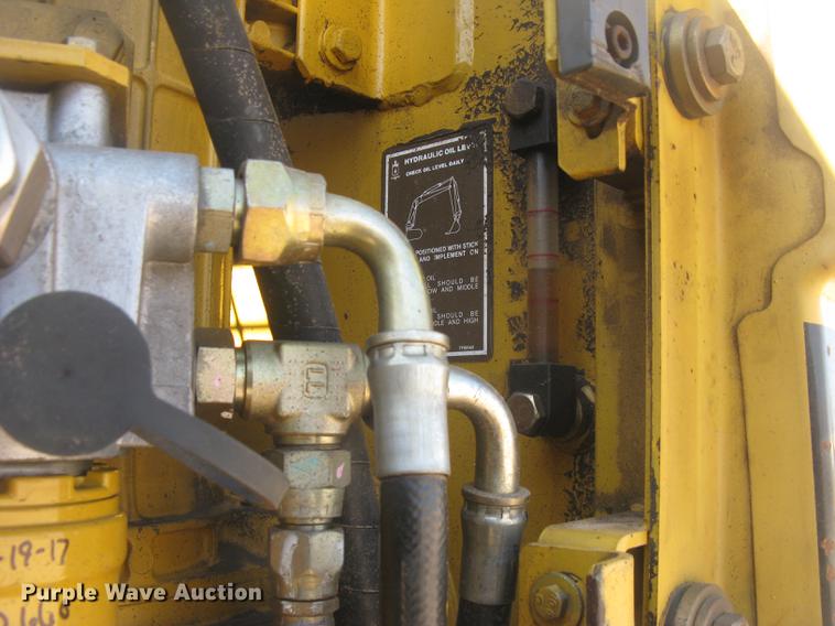 image for item DC2336 2001 Caterpillar 320CL excavator