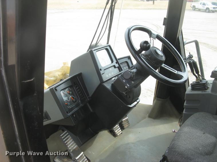 image for item DC2339 2001 Caterpillar 950G wheel loader