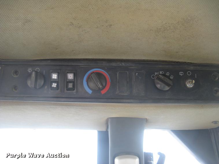 image for item DC2339 2001 Caterpillar 950G wheel loader