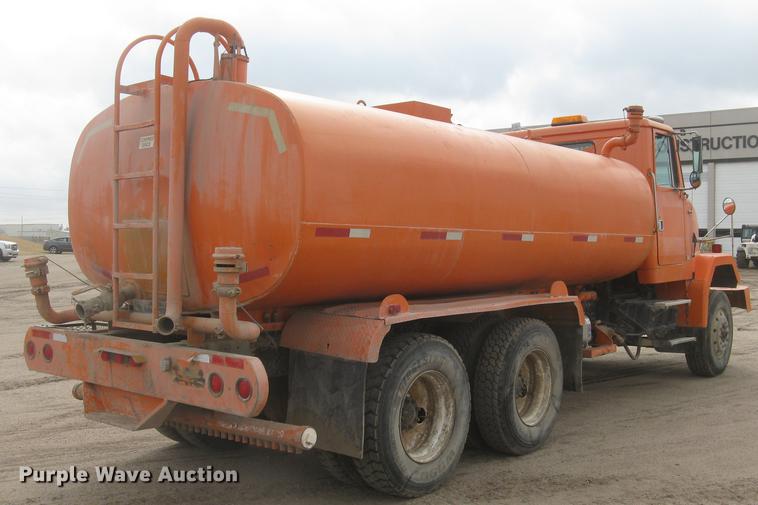 image for item DC2341 1995 Volvo ACL tank truck