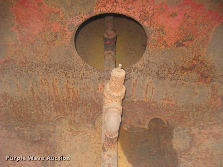 image for item DC2341 1995 Volvo ACL tank truck