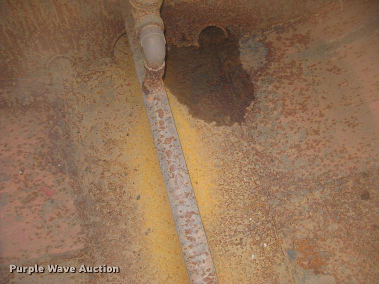 image for item DC2341 1995 Volvo ACL tank truck