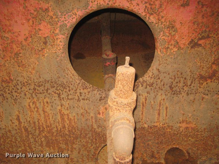 image for item DC2341 1995 Volvo ACL tank truck