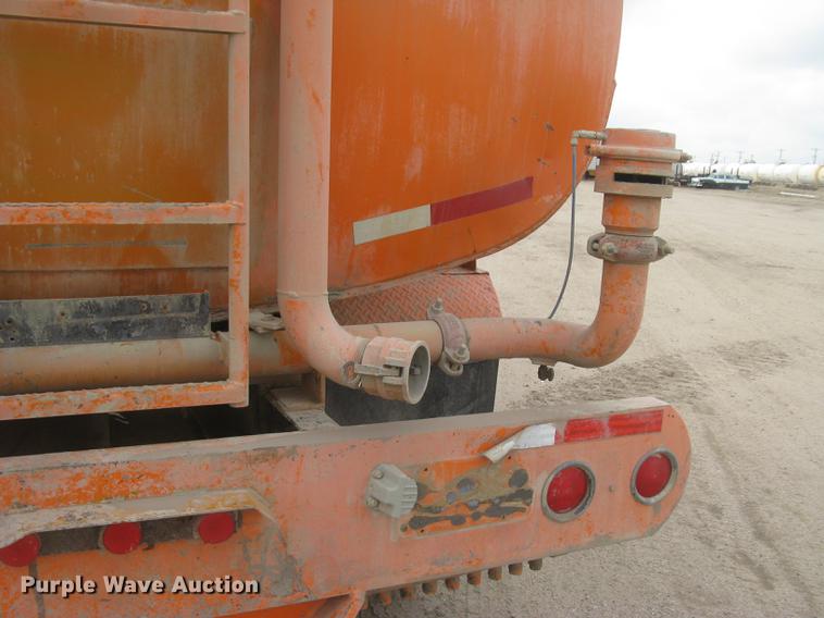 image for item DC2341 1995 Volvo ACL tank truck