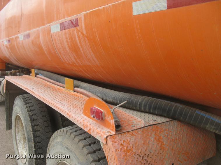 image for item DC2341 1995 Volvo ACL tank truck