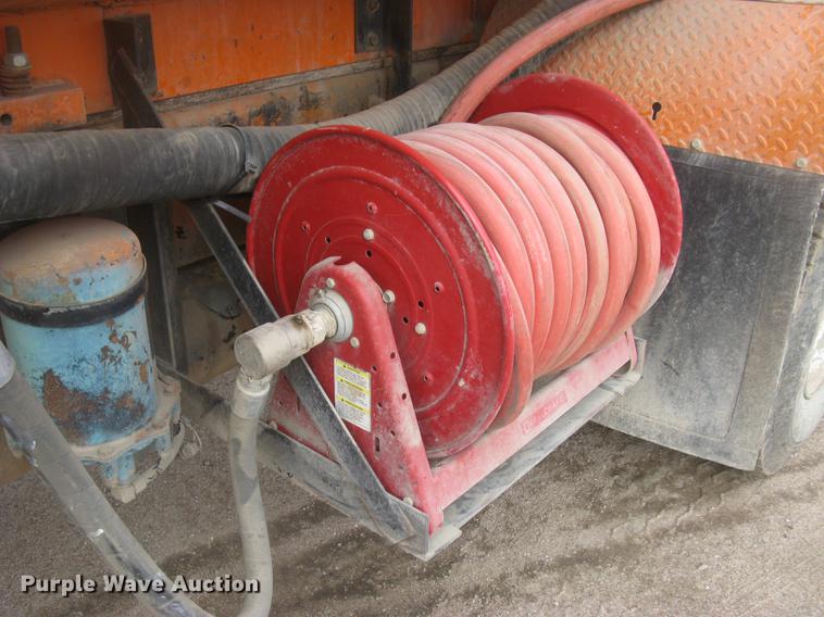 image for item DC2341 1995 Volvo ACL tank truck