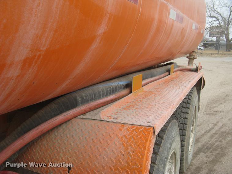 image for item DC2341 1995 Volvo ACL tank truck