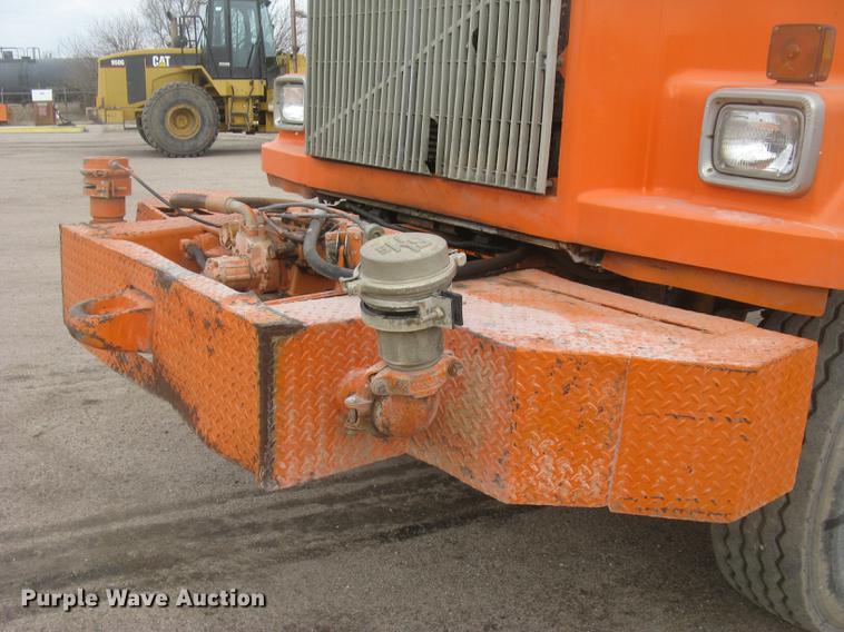 image for item DC2341 1995 Volvo ACL tank truck