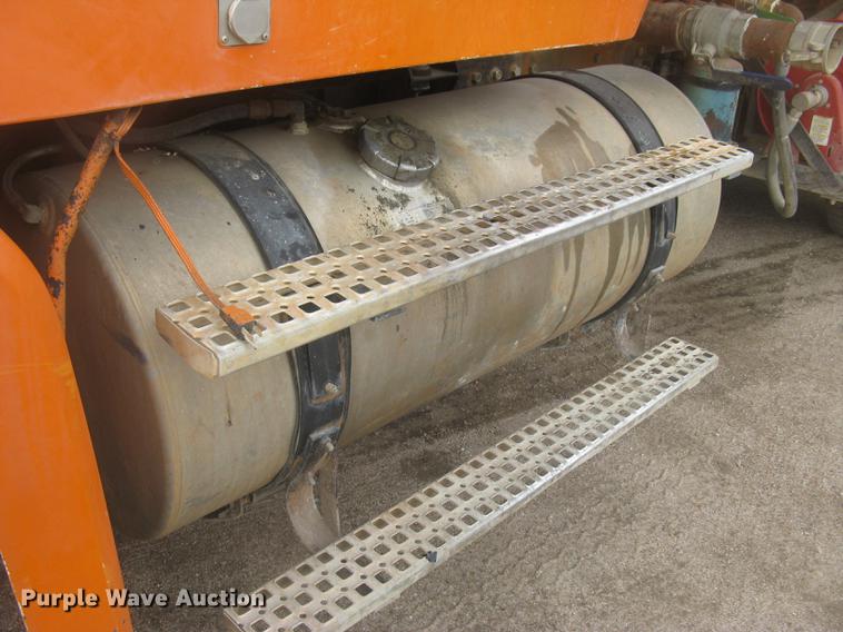 image for item DC2341 1995 Volvo ACL tank truck