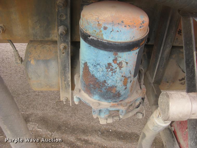 image for item DC2341 1995 Volvo ACL tank truck