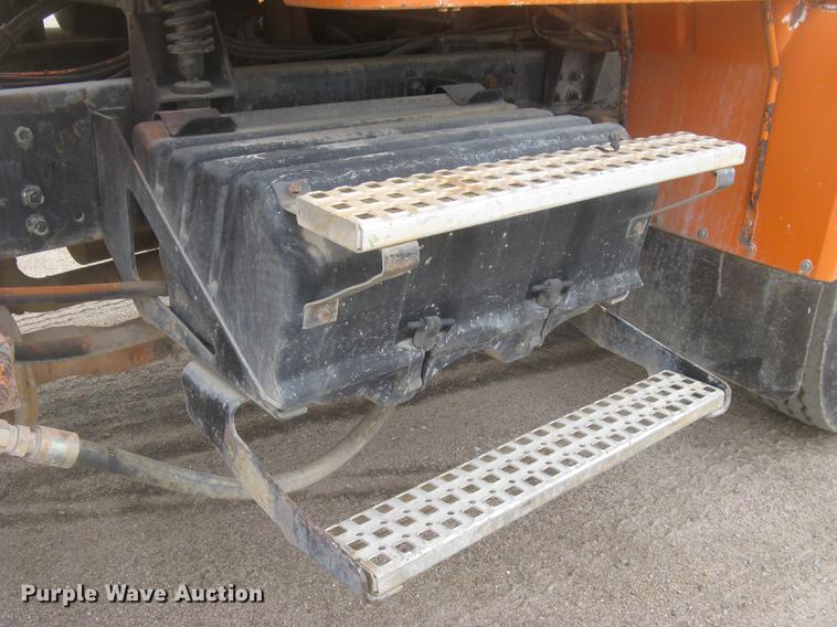 image for item DC2341 1995 Volvo ACL tank truck