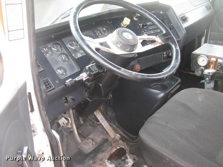 image for item DC2341 1995 Volvo ACL tank truck