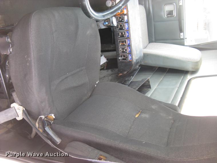 image for item DC2341 1995 Volvo ACL tank truck